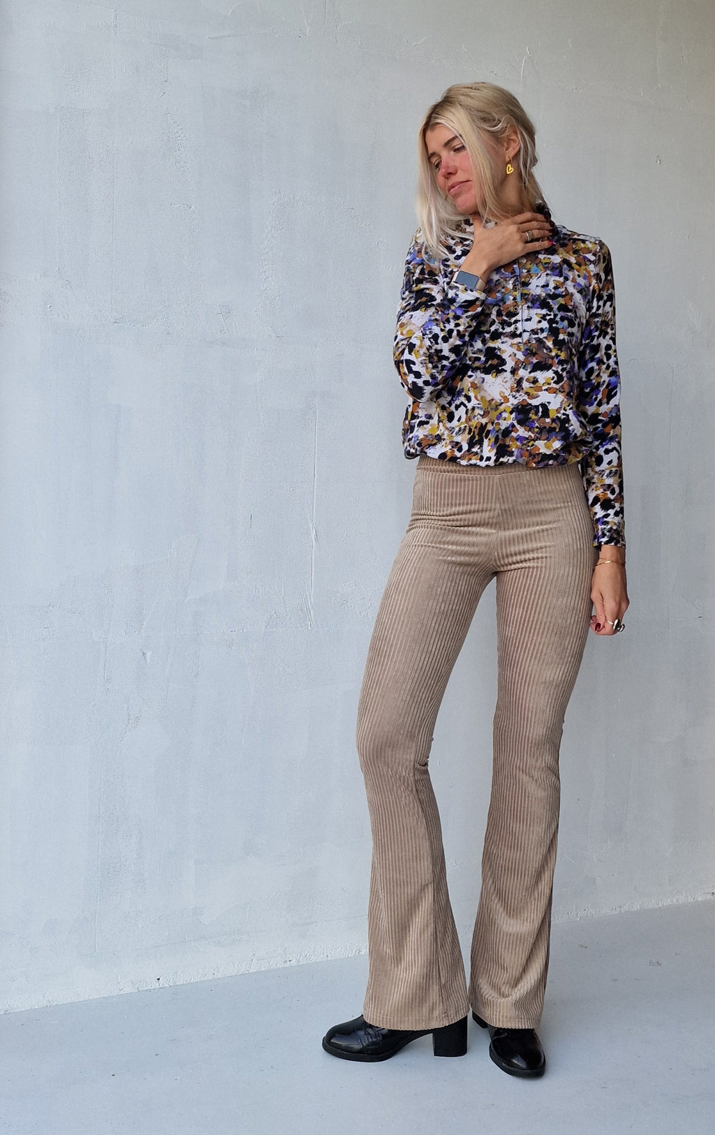 Extra lange flared legging | rib taupe | tall | lengtemaat 36