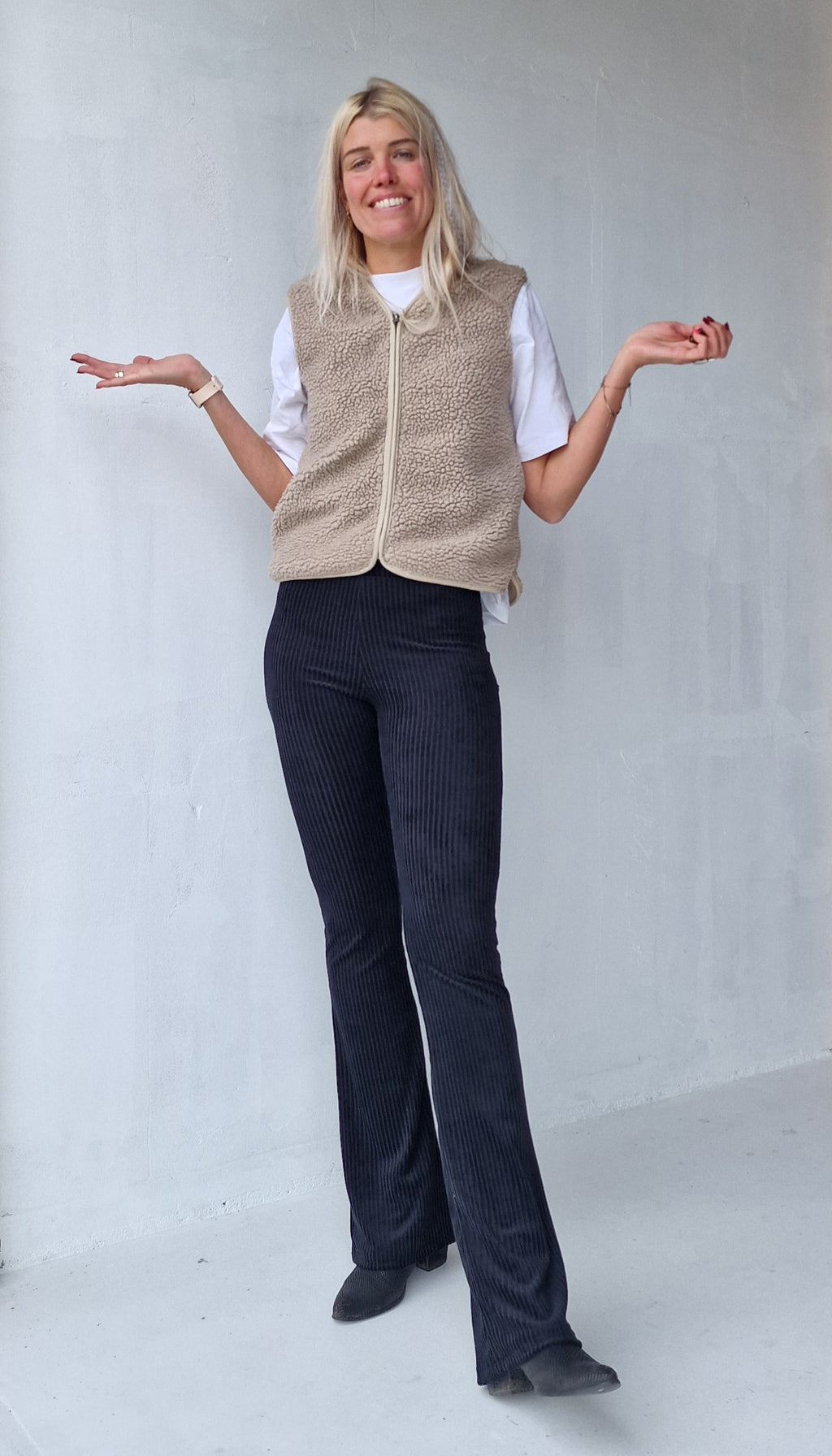 Extra lange flared legging | rib | zwart | tall | lengtemaat 36