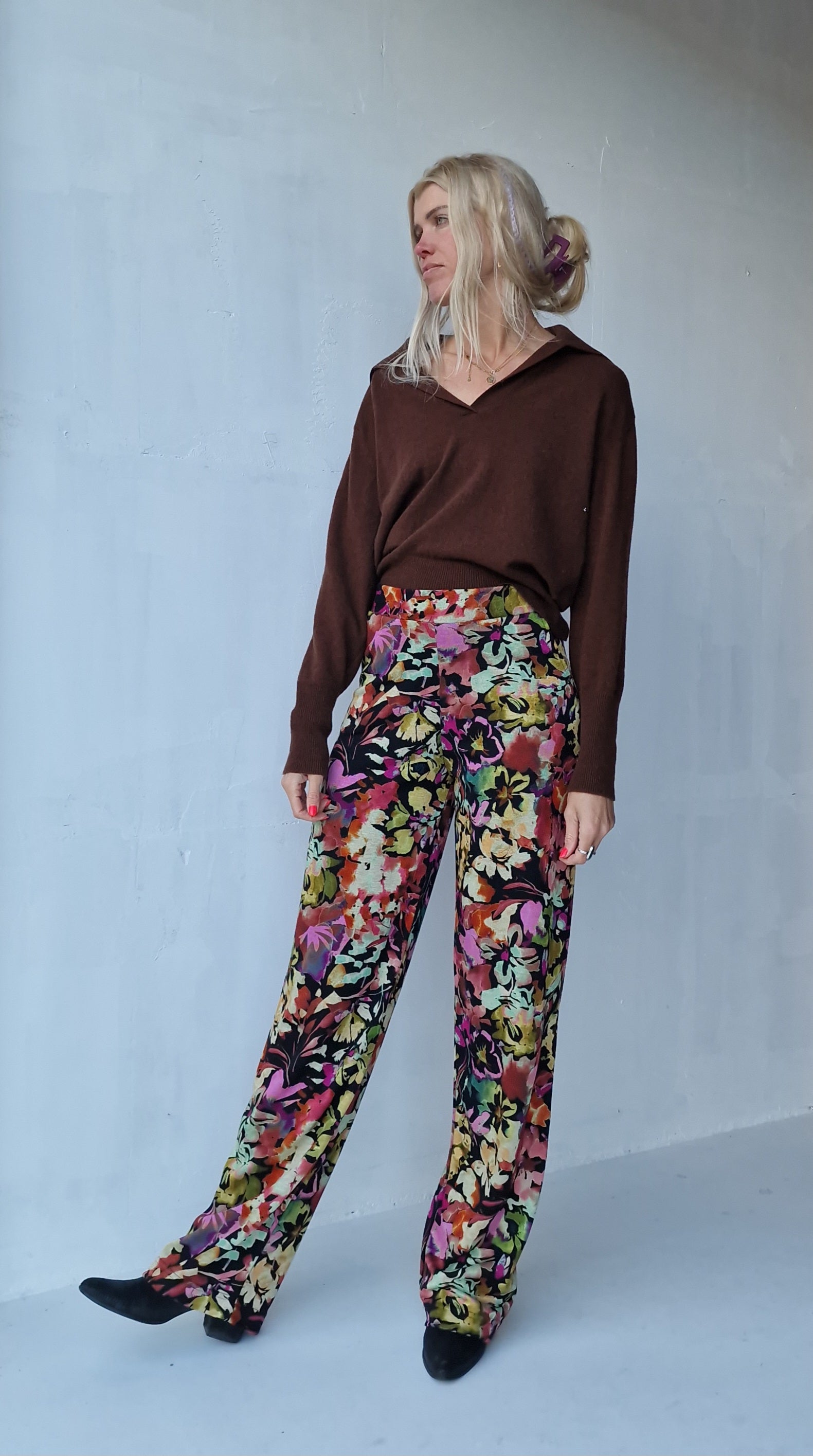 Extra lange wide leg | flowers/black | tall | lengtemaat 36