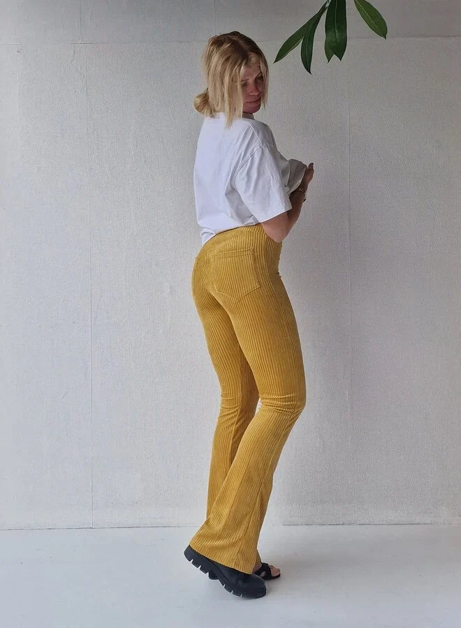 Extra lange flared legging | rib oker | tall | Lengtemaat 36